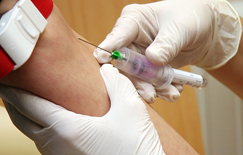 We Francji rozpoczęto masowe szczepienia