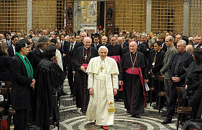 Benedykt XVI i artyści w Kaplicy Sykstyńskiej