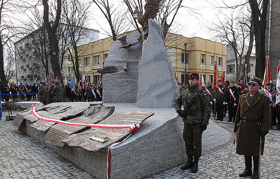 Łódź: Odsłonięto Pomnik Ofiar Komunizmu