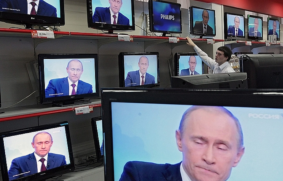 Show Putina przyćmił wizytę Miedwiediewa