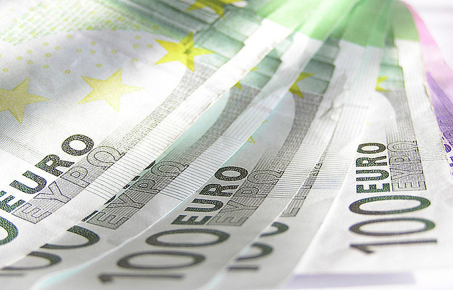 Rostowski: "Polska powinna przyjąć euro"
