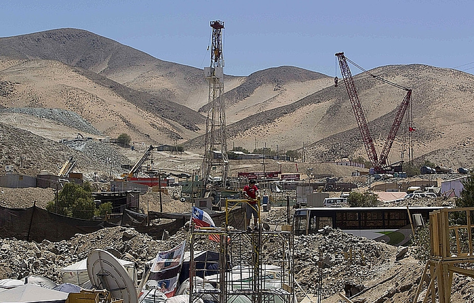Chile: z opowieści górników wyłania się dramat