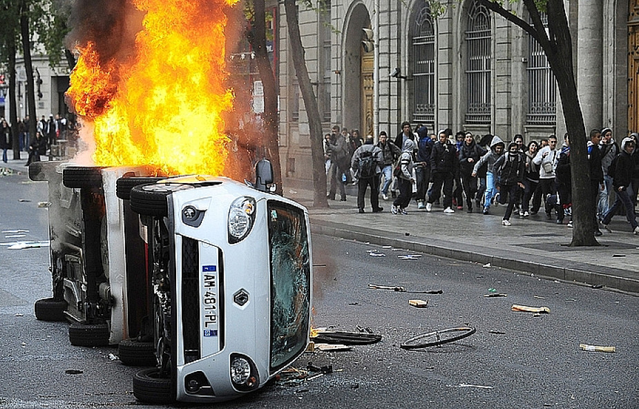 Francja: znów zamieszki nastolatków z policją