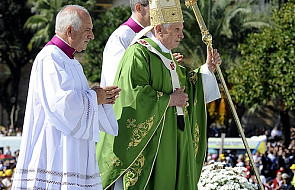 Benedykt XVI: kapłan jest dla wiernych!