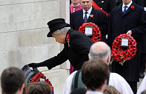 Elżbieta II uczciła pamięć poległych w wojnach