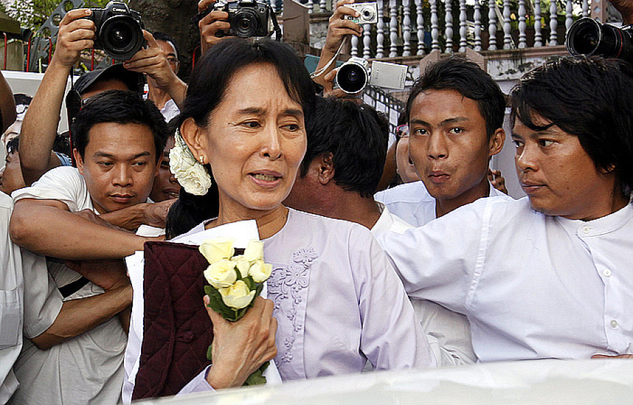 Uwolnienie Aung San Suu Kyi to farsa