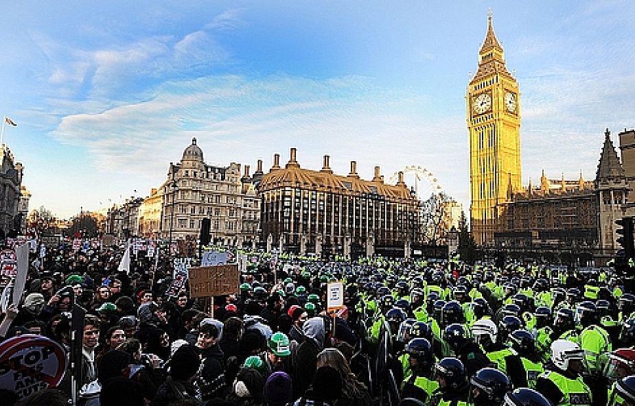 Anglia zszokowana rozmiarami protestu