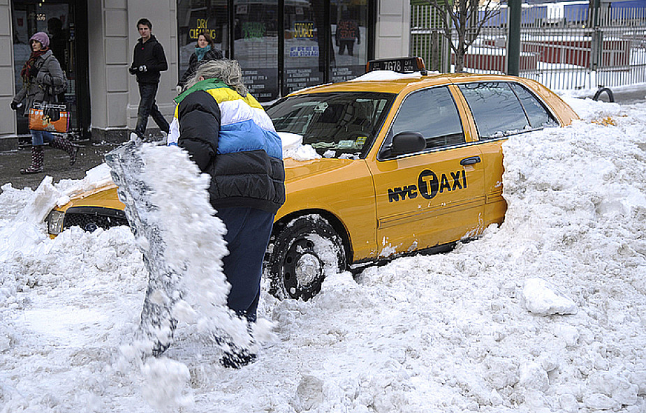Nowy Jork wciąż zmaga się ze śniegiem