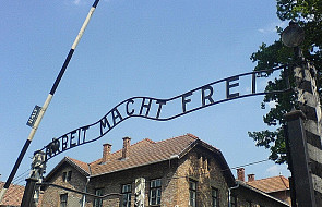 Ponad 2 lata za kradzież napisu z Auschwitz