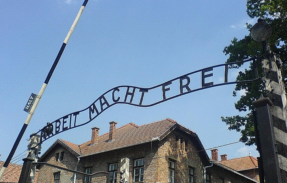 Ponad 2 lata za kradzież napisu z Auschwitz