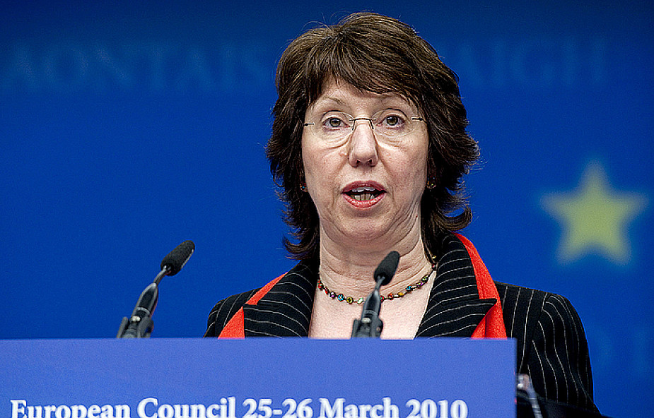 Ashton krytykuje Białoruś za nękanie opozycji