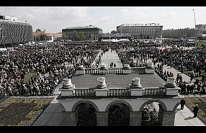 Tłumy wypełniły plac Piłsudskiego