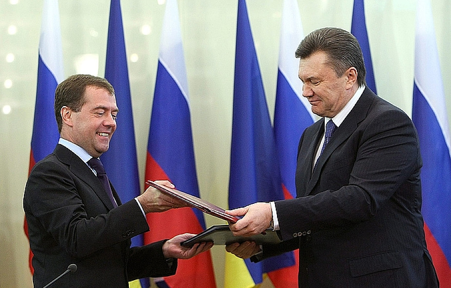 "FT": Janukowycz zerwał z polityką Juszczenki
