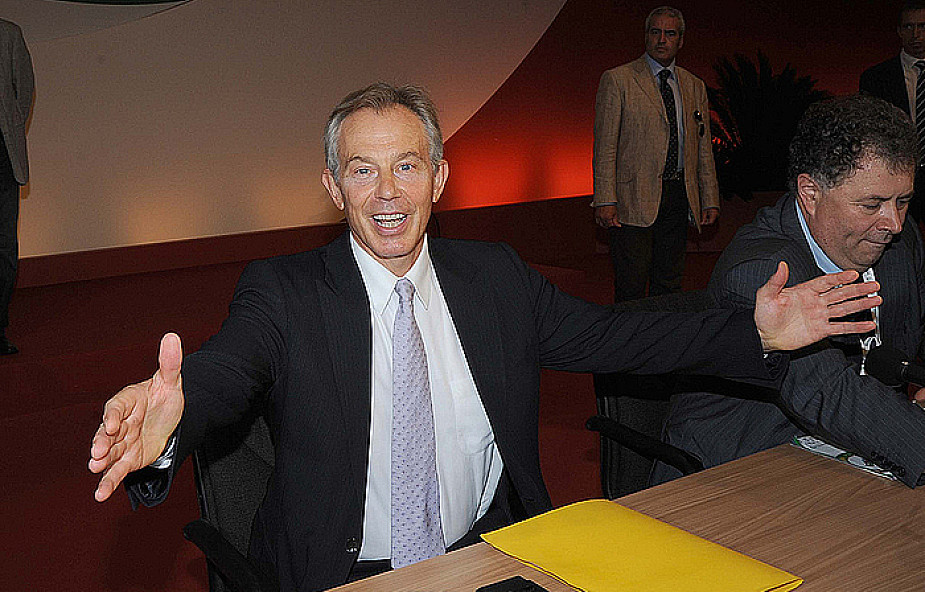 Uciążliwi sąsiedzi - Tony Blair z rodziną