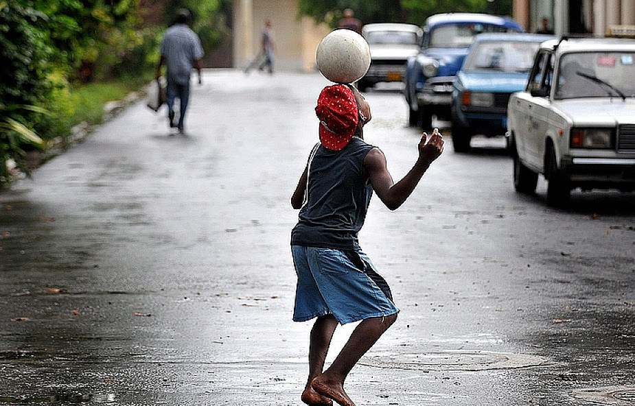 Afryka kopie piłkę