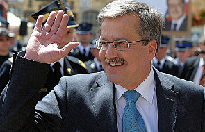 "Rzeczpospolita": Komorowski liderem