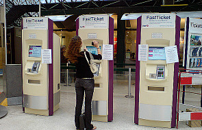 Brytyjczycy boją się automatów biletowych