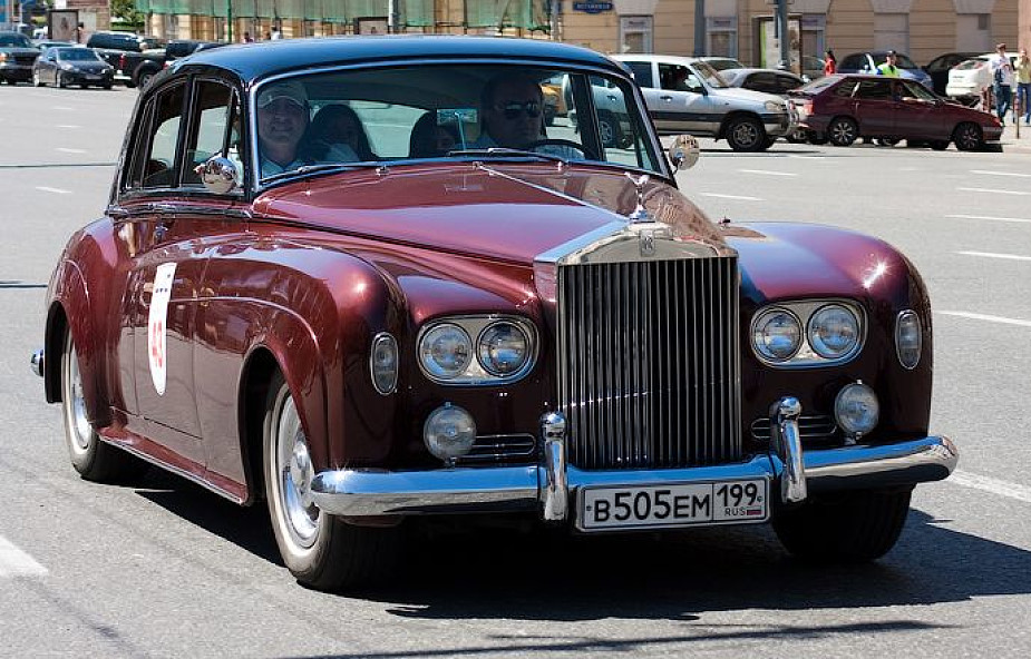 Rosjanie znów kupują Rolls-Royce i Bentleye