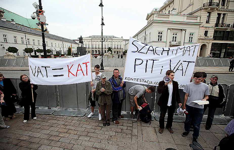 VAT to KAT - protest pod Pałacem Prezydenckim