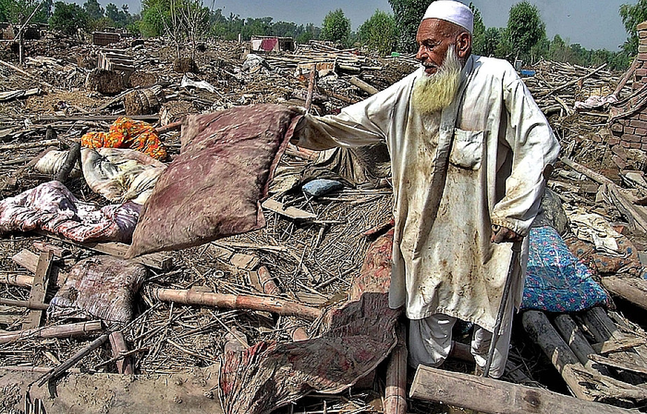 Pakistan: Powodzie dotarły na południe kraju