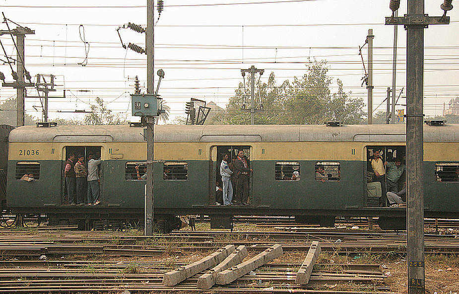 Zabici i ranni w katastrofie kolejowej w Indiach