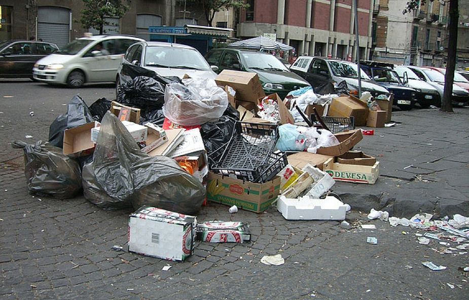 Neapol: protesty i starcia z policją o ... śmieci