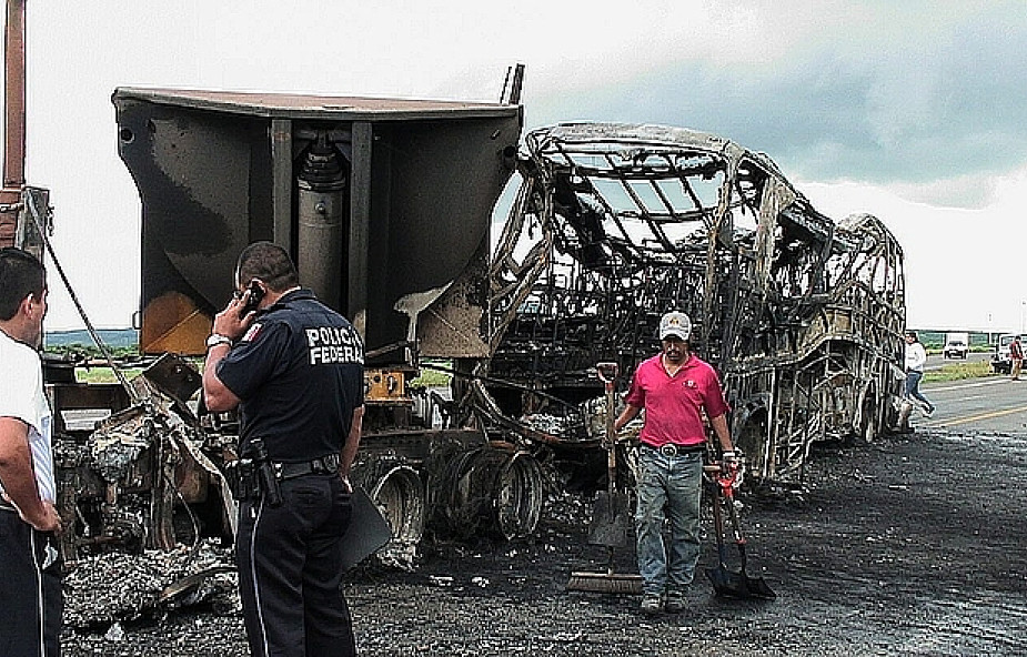 Meksyk: żałoba po katastrofie samolotu