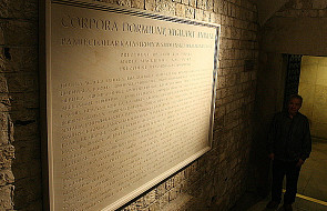 Tablica upamiętniająca ofiary na Wawelu