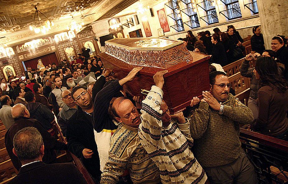 Egipt: pogrzeb kopta zabitego przez policjanta