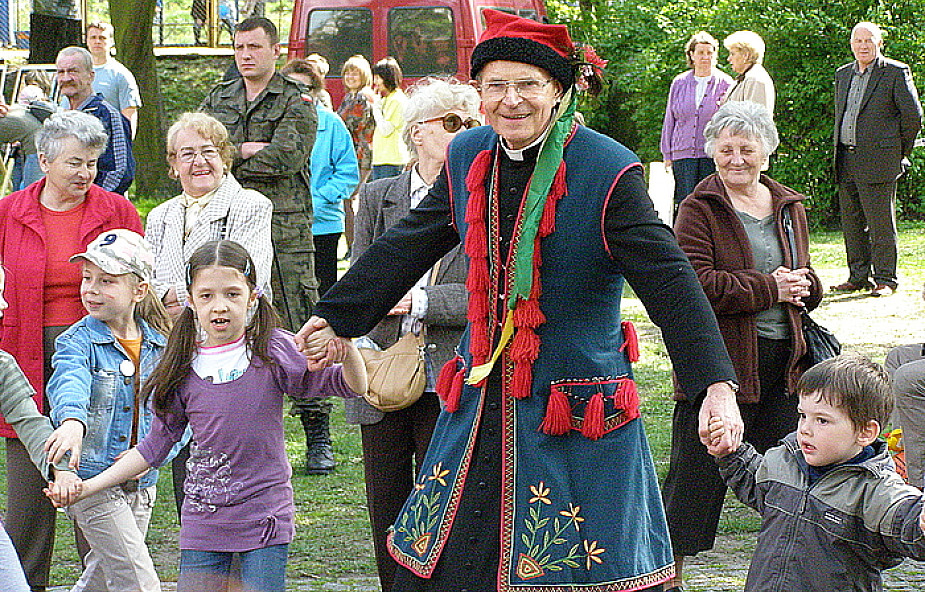 Bp Długosz śpiewał i tańczył z dziećmi