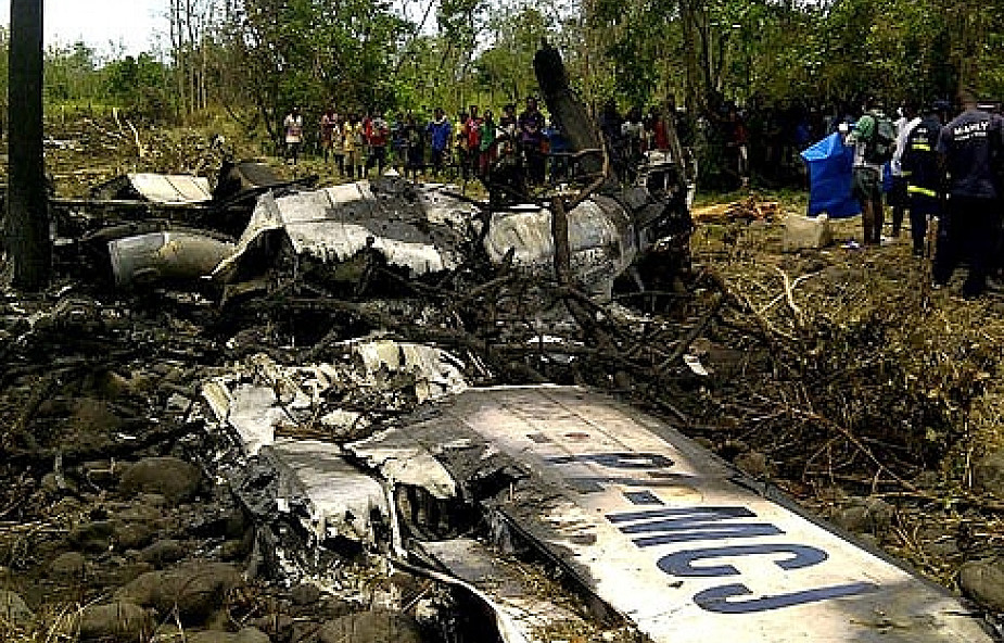 Co najmniej 28 zabitych w katastrofie lotniczej