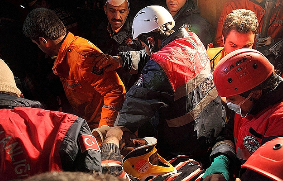Turcja: Ponad 200 zabitych, 1100 rannych