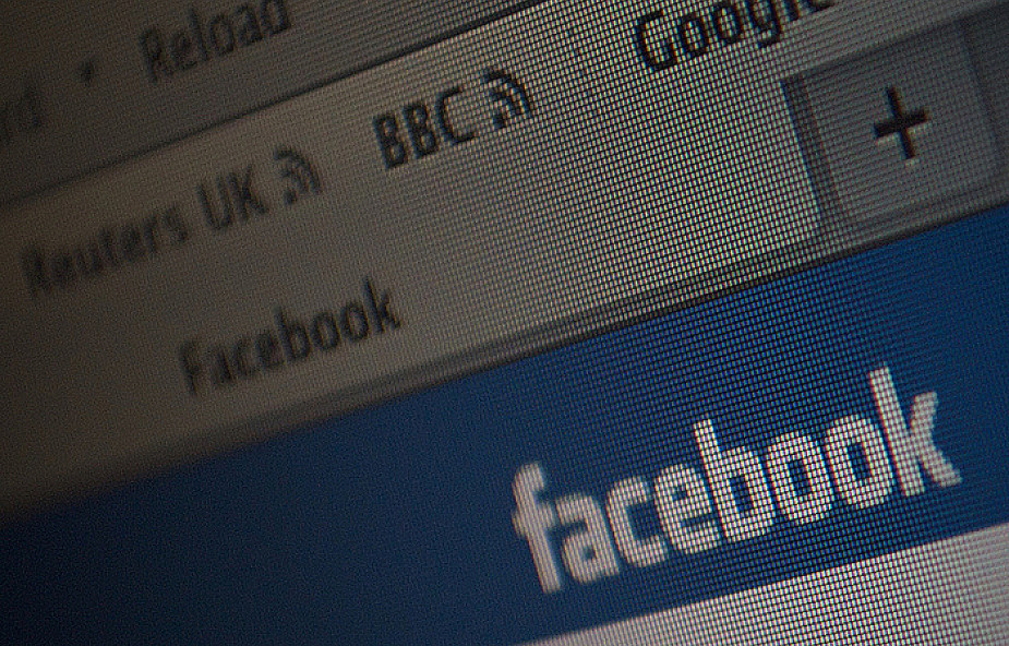 Facebook atakowany 600 tys. razy dziennie