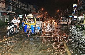 Tajlandia: Opada woda na północ od stolicy