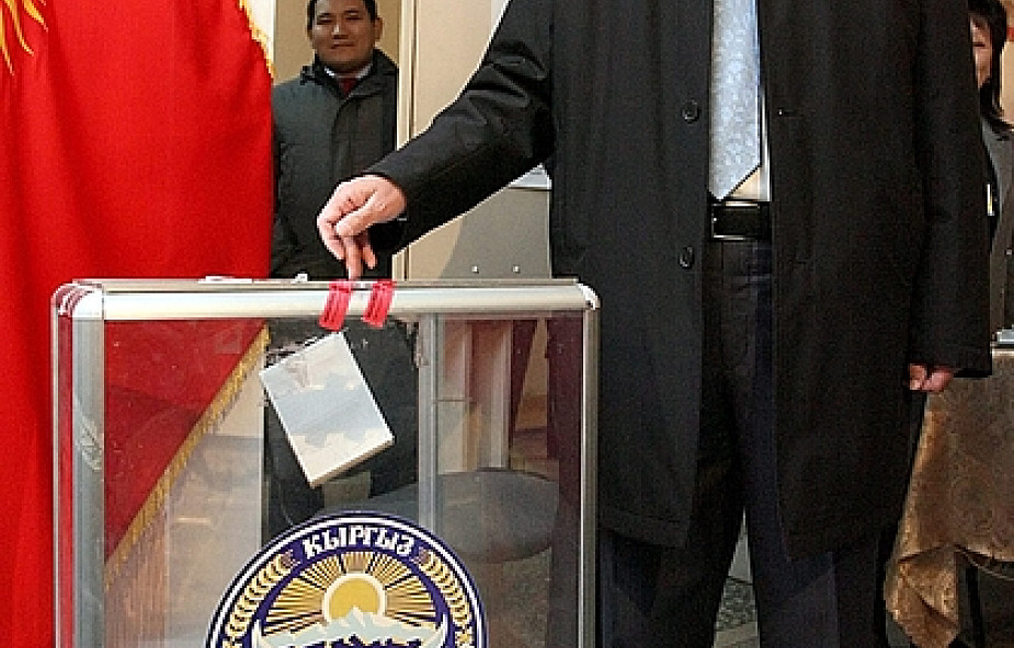 Ałmazbek Atambajew prezydentem Kirgistanu