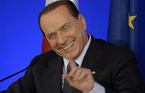 Berlusconi musi odejść, Papandreu Pyrrusem