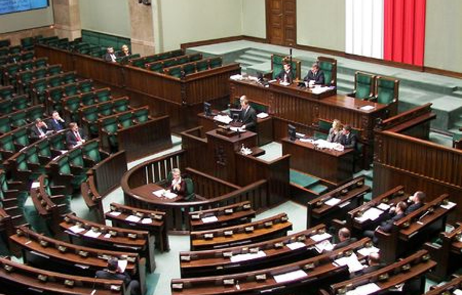 "Krzyż na sali obrad Sejmu nie narusza prawa"