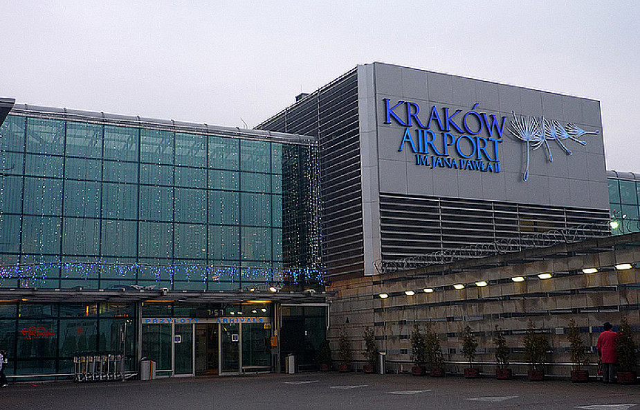 Mgła utrudnia pracę lotniska Kraków-Balice