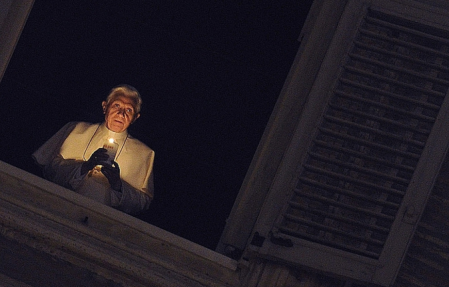 Papież Benedykt XVI zapalił światło pokoju