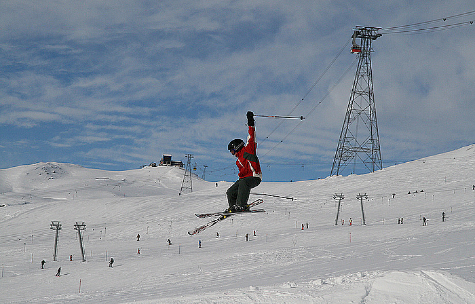 "DGP": Mazury walczą z górami o narciarzy