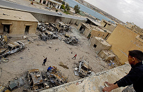 Libia: Trwają walki sił Kadafiego i opozycji