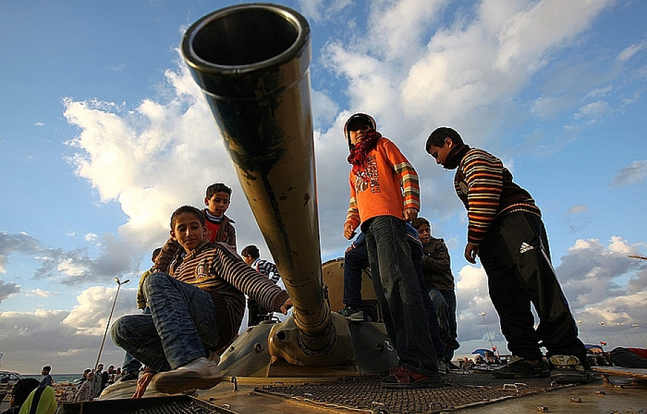 Rosja zakazuje sprzedaży broni do Libii