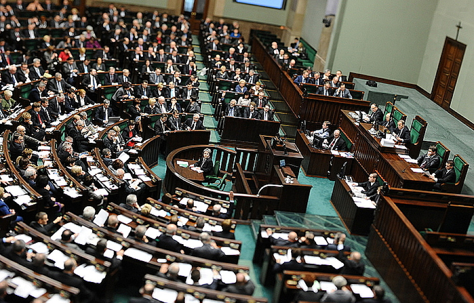 Sondaż: Dwie trzecie Polaków źle o Sejmie