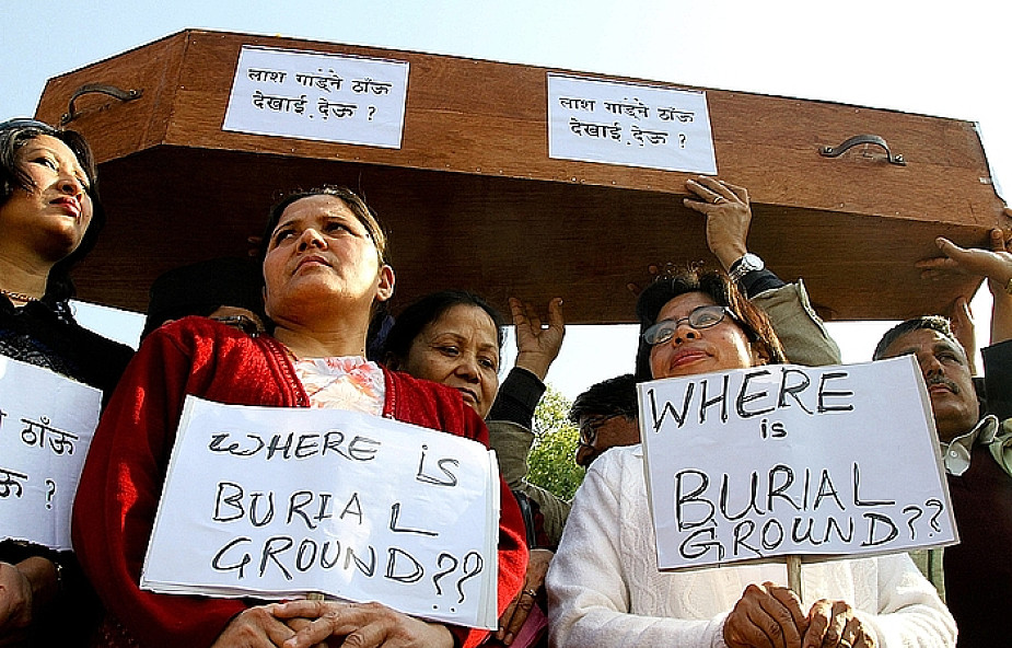 Nepal: cmentarny strajk głodowy