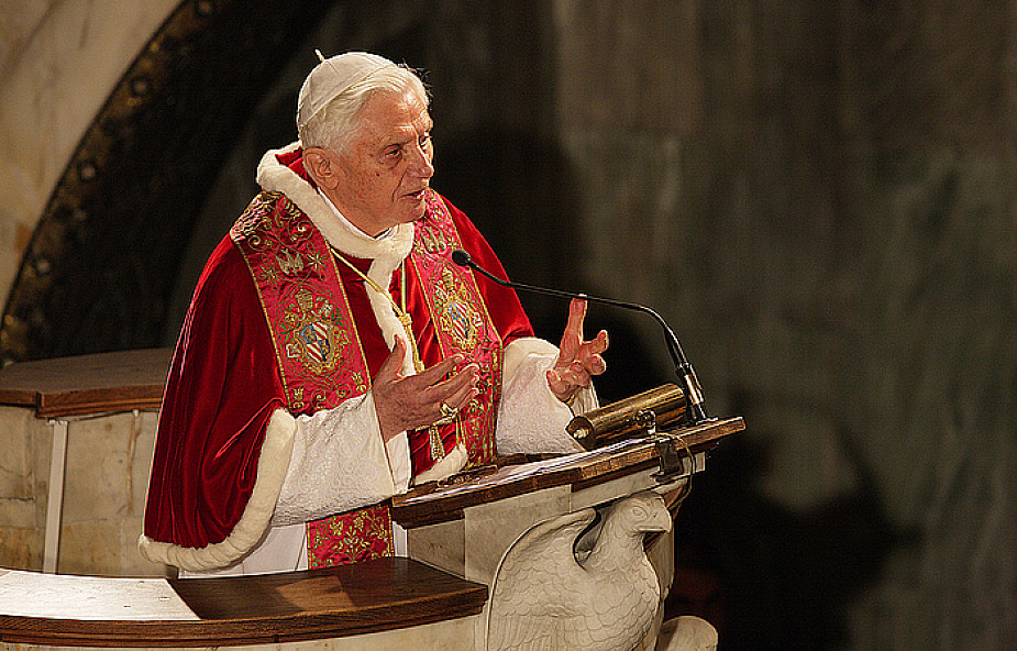 "Papież dekonstruuje historyczne fałszerstwa"