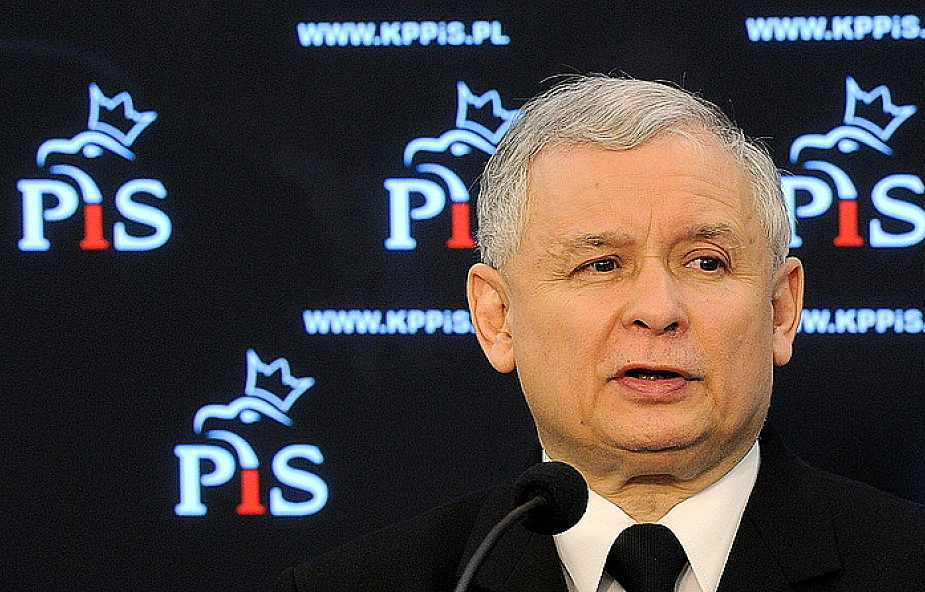 To akcja obrażania pamięci Lecha Kaczyńskiego