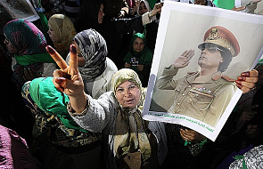 Siły Kadafiego ostrzelały rakietami Misratę