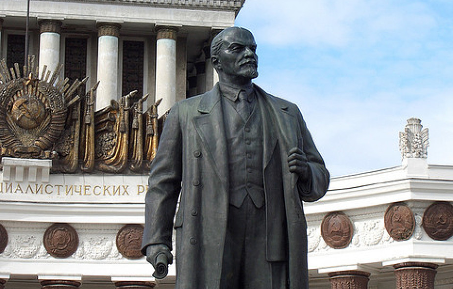"Oczyścić Rosję z pomników tej bestii - Lenina"