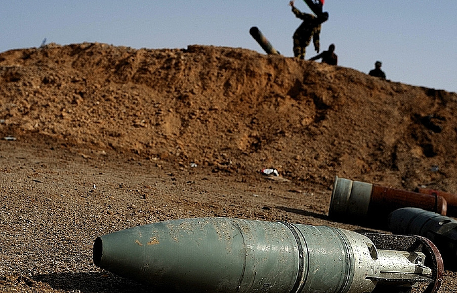 Libia: Siły Kadafiego ostrzelały pola naftowe 