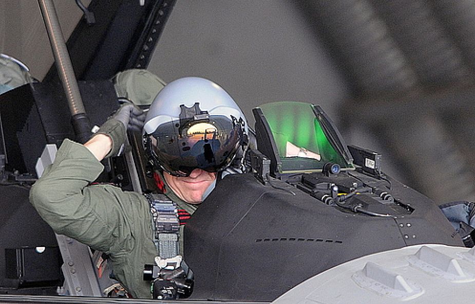 5 polskich F-16 poleciało na ćwiczenia NATO
